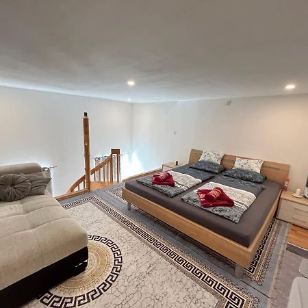 Traum Haus Apartment Wina Bagian luar foto