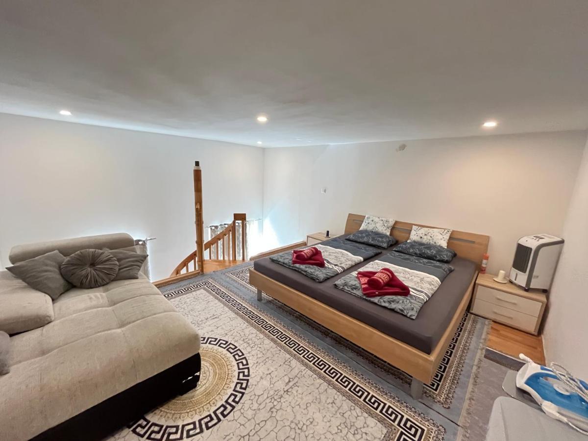 Traum Haus Apartment Wina Bagian luar foto